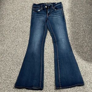 Ladies American Eagle Boho Flare Jeans size 6 (32 leg)